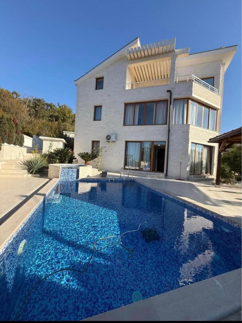 Villa Rakhimov 헤르섹 외부 사진